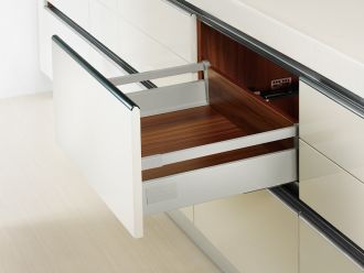 B01 Medium Drawer with Square Rail - 135mm Height